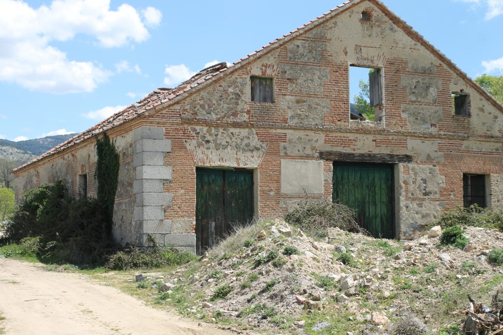 La casa del pulimento está a punto de derrumbarse.
