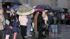 Segovia alcanza el 97 por ciento de ocupación Jueves y Viernes Santo 2 gente-procesiones
