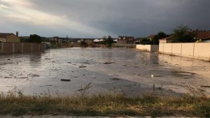 La villa de Cuéllar emprende las tareas de limpieza tras la gran tormenta 5 photo5866392317055839812