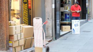 El paro sube en Segovia por tercer mes seguido, sobre todo en Servicios 2 10-1kama_Trabajadores-Repartidores_KAM5075