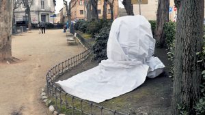 Homenaje a los segovianos represaliados por el nazismo 2 09 2kama plaza huertos monumento holocausto tapado kam0768