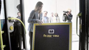 10 3kama ayuntamiento presentacion autobuses urbanos kam4541