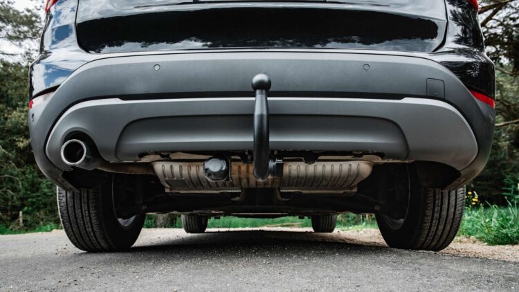 Llevar una bola de remolque en tu coche es motivo de multa para la DGT cuando no está homologada 1 Multa por bola de remolque