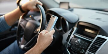 Ni Google Maps ni Waze: estos son los radares ilocalizables para cualquier aplicación que usa la DGT