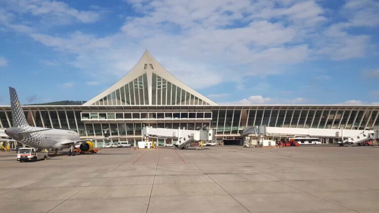 El pequeño y desconocido aeropuerto español que fue considerado el mejor de Europa y que hace la competencia a Barajas 1 El pequeño y desconocido aeropuerto español que fue considerado el mejor de Europa y que hace la competencia a Barajas