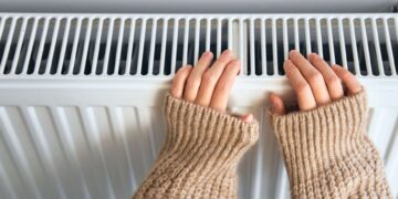 Apagar la calefacción o dejarla encendida al mínimo todo el día: esto es lo que dicen los expertos para que ahorres en tu factura