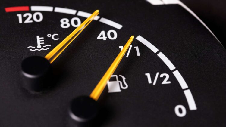 ¿Llevas el tanque del coche medio vacío? Estas son las consecuencias que puede sufrir tu vehículo