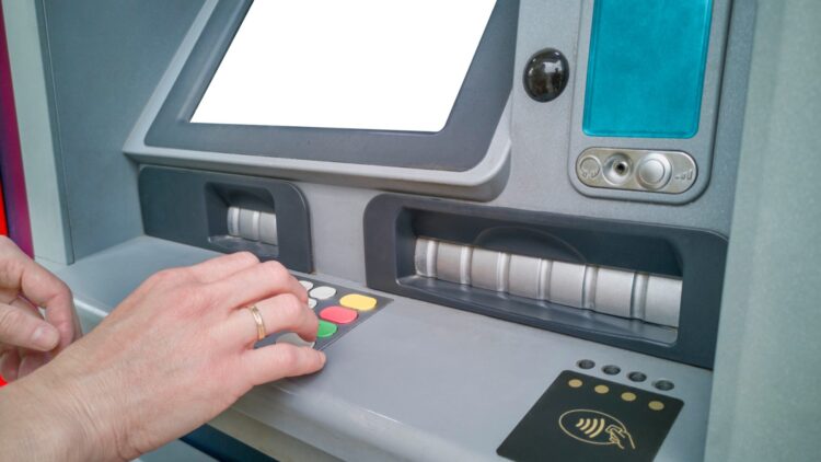 Cuándo cobrarás la pensión en enero de 2025 según tu banco: todas las fechas