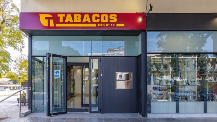 El estanco: un negocio redondo en España. Esto es lo que puedes ganar y te va a sorprender