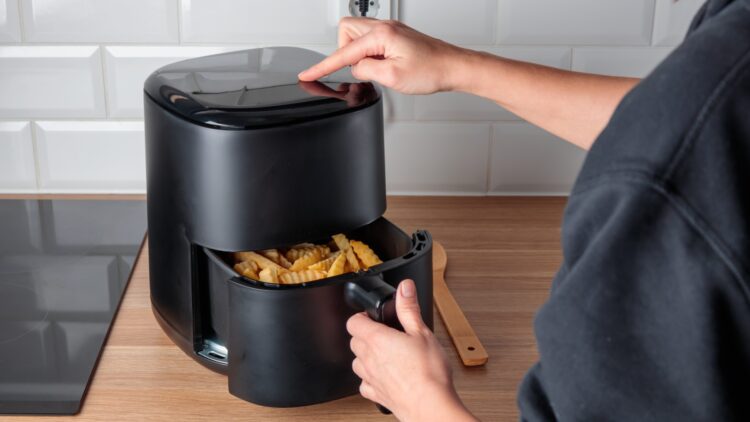 El fin de las freidoras de aire en España. Su retirada es inminente