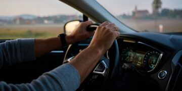 El simple gesto que puede salirte por 200 euros. La DGT no lo va a perdonar.