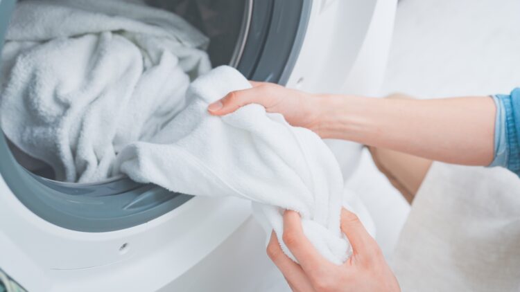 El truco viral del iPhone que te ayuda a lavar la ropa