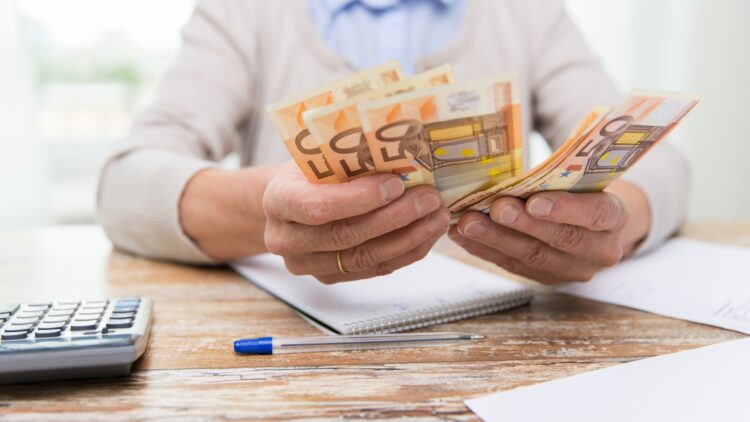 Esta es la fecha en la que te podrás jubilar según tu año de nacimiento: la tabla definitiva.