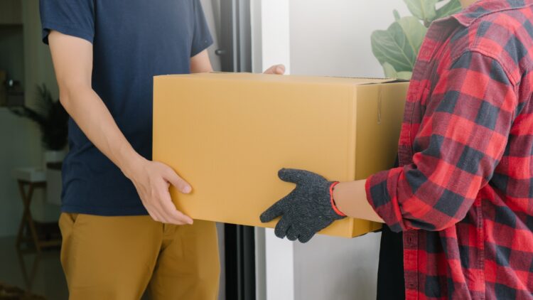 No aceptes ningún paquete que no hayas pedido o la estafa habrá comenzado