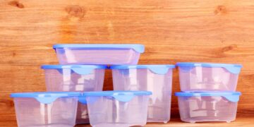 Los tuppers caducan: este es el número de veces que puedes utilizarlo antes de tirarlos según los expertos