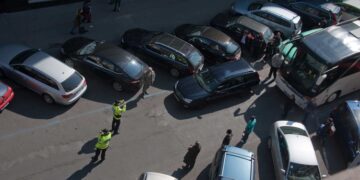 Parar el coche en doble fila... ¿durante cuánto tiempo?