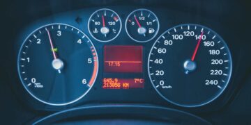 ¿Conducir a 140 km/h? Este matemático dice que no tiene sentido