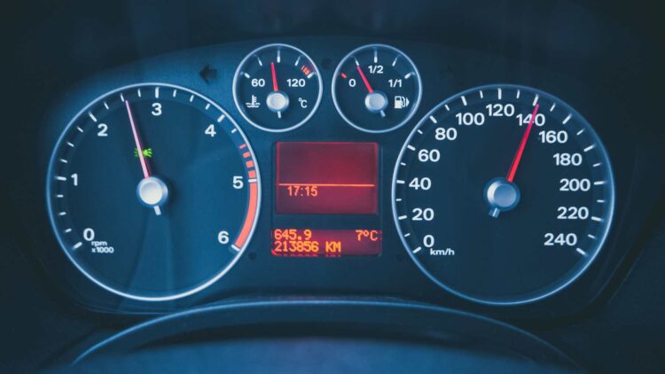 ¿Conducir a 140 km/h? Este matemático dice que no tiene sentido 1 ¿Conducir a 140 km/h? Este matemático dice que no tiene sentido