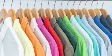 Estos son los colores con los que visten las personas más inteligentes según la psicología