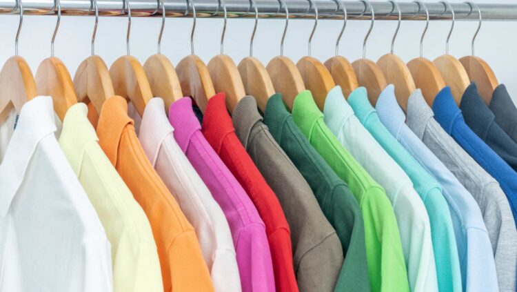 Estos son los colores con los que visten las personas más inteligentes según la psicología