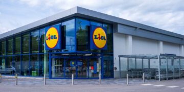 Largas colas en los supermercados Lidl para comprar este imprescindible de tu cocina al mejor precio