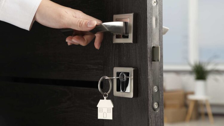 Esta es la forma correcta de dejar las llaves para que los ladrones no puedan entrar en tu casa