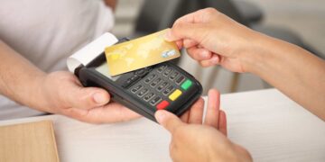 OCU pide que no se utilicen estas tarjetas de crédito: estos son sus peligros