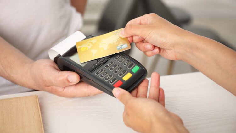 OCU pide que no se utilicen estas tarjetas de crédito: estos son sus peligros