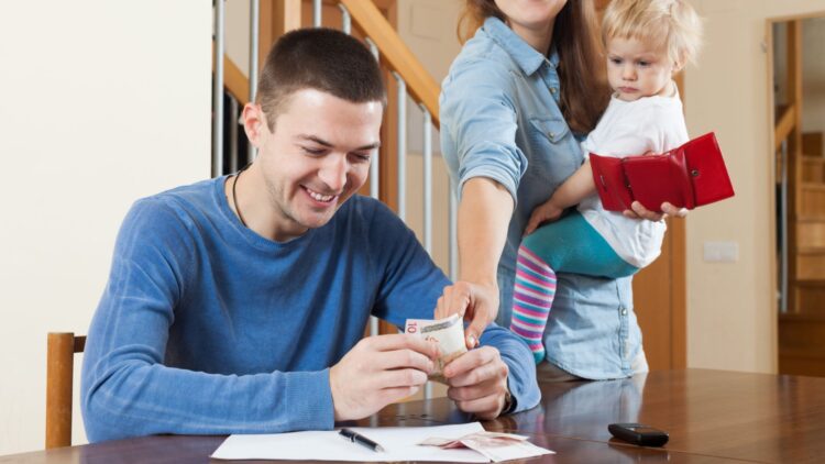 El Gobierno regala hasta 700 euros mensuales a las familias que cumplan estos requisitos.