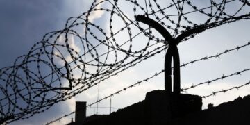 Ingresar a prisión de forma voluntaria: la nueva tendencia en este país