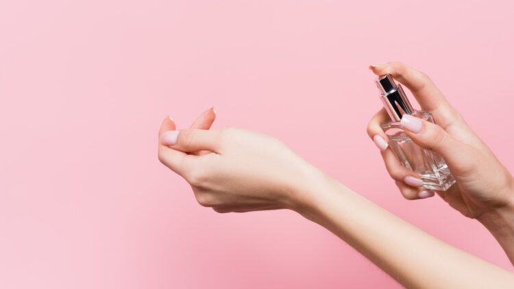 Usar perfume a diario: esto es lo que dice la ciencia de las personas que lo hacen.