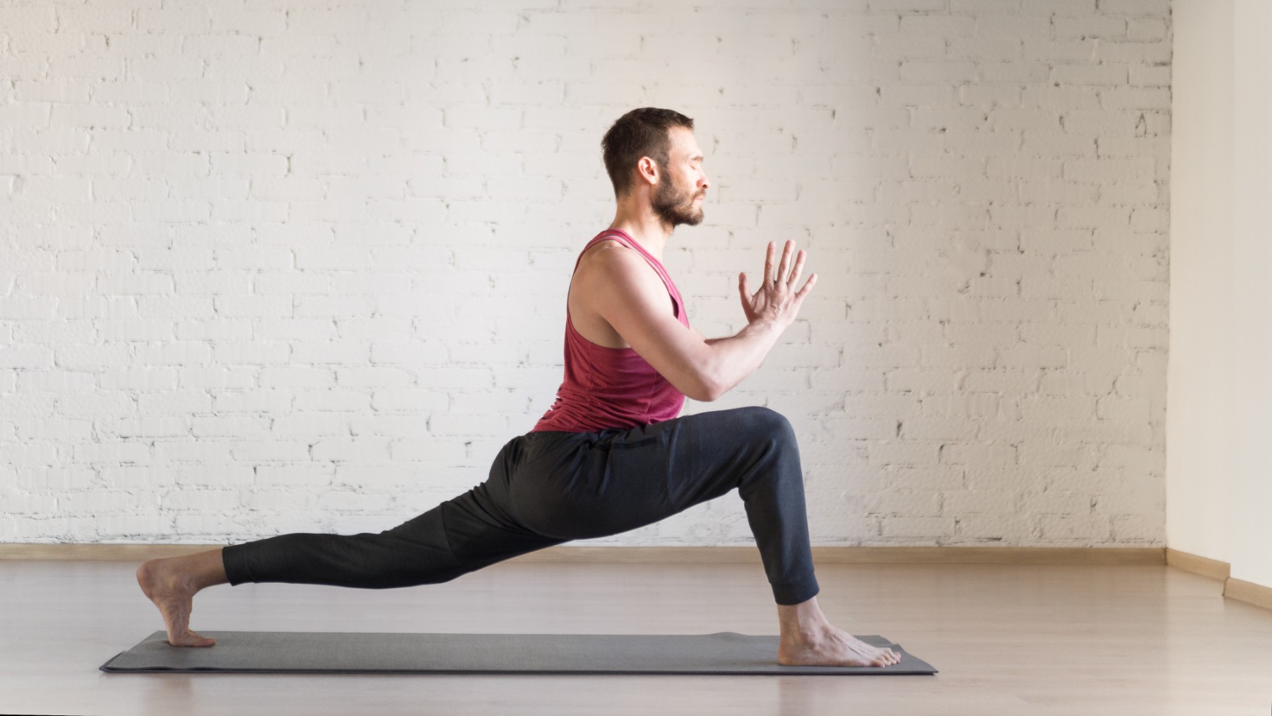 ¿Prohibirán a los hombres hacer pilates en Francia? Conoce los motivos detrás de la polémica