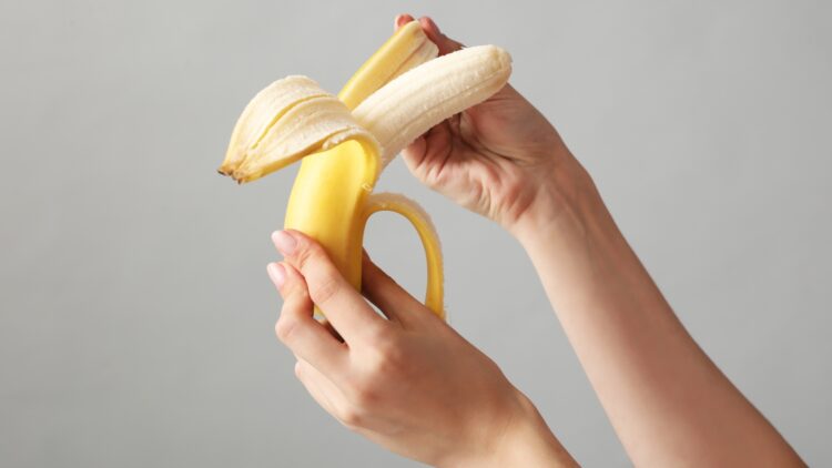 ¿Comer un plátano después de la cena es bueno? Los expertos tienen la respuesta