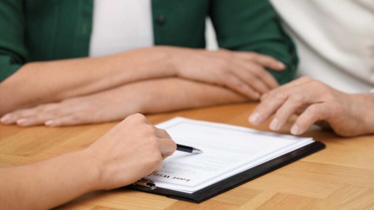 Cuidado con adelantar la herencia: este es el problema legal que pocos conocen y que puede salirte muy caro 1 Cuidado con adelantar la herencia: este es el problema legal que pocos conocen y que puede salirte muy caro