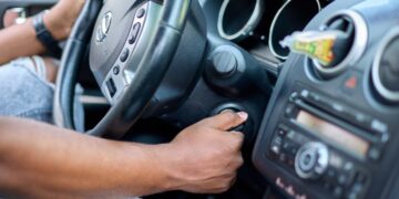 Los mecánicos alertan del peligro: estás rompiendo tu coche.