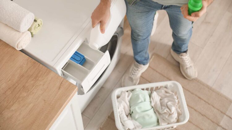 Es el gran desconocido: para esto sirve el tercer compartimento del cajetín de la lavadora