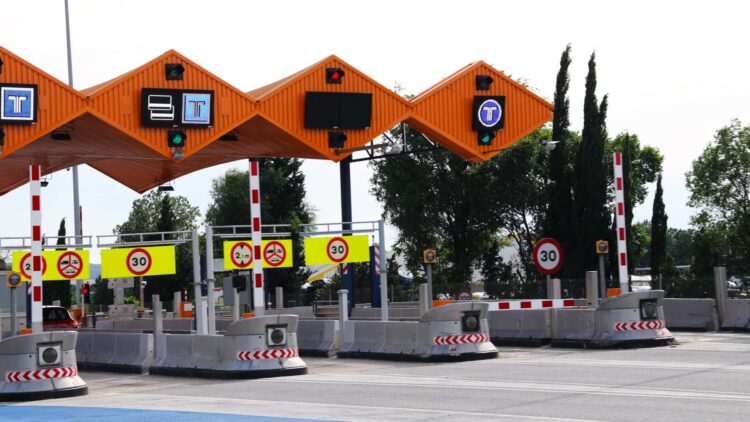 Adiós a pagar peaje: estas son las autopistas que serán gratuitas este año