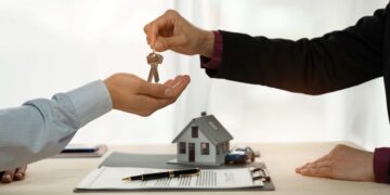 Si vendes tu vivienda por menos de este valor, Hacienda te puede multar con miles de euros