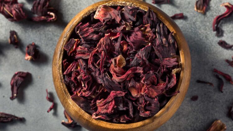 Desvelan el único té que desinflama la tripa después de las comidas: lo tienes en casa y no lo sabes 1 Desvelan el único té que desinflama la tripa.