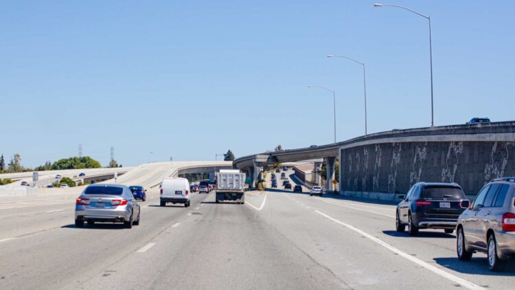 La DGT implementa nuevas normativas de tráfico para 2025: todo lo que debes saber 1 La DGT implementa nuevas normativas de tráfico para 2025: todo lo que debes saber.