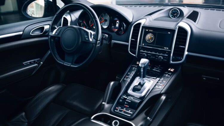 botón del coche que debes pulsar para refrescarlo.