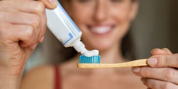 Una dentista aclara las situaciones en las que hay que evitar lavarse los dientes.