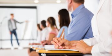 Oficial SEPE: hasta 600 euros de ayuda para realizar cursos de formación si cumples estos requisitos.