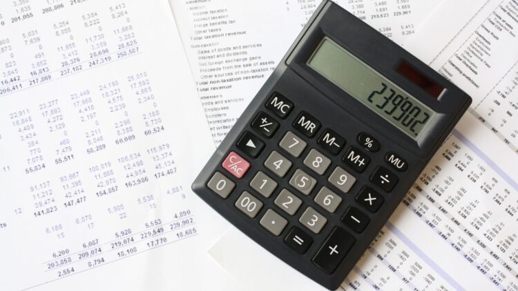 Si cobras el SMI tienes que saber esto: la subida del IRPF te afectará así en tu nómina 1 Si cobras el SMI tienes que saber esto.