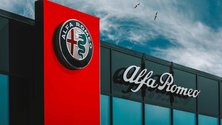 Adiós a Alfa Romeo y Maserati: Stellantis estudia su venta y pone en jaque el futuro de dos leyendas italianas 1 Adiós a Alfa Romeo y Maserati: Stellantis estudia su venta y pone en jaque el futuro de dos leyendas italianas