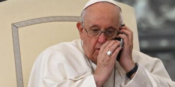 "Soy Francisco y no es broma": así sorprendía el Papa a los fieles, desde el enfermo hasta el quiosquero