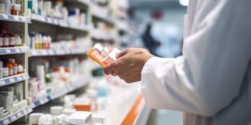 Adiós a las largas esperas: enfermeras y fisioterapeutas podrán recetar medicamentos con la nueva ley