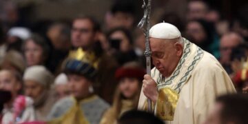 Adiós al Papa Francisco: su pasado como químico, las portadas de revista que protagonizó y otros detalles que te sorprenderán