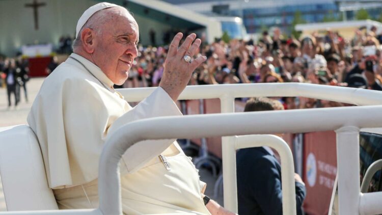 Ni silencio ni orgullo: el Papa Francisco dejó un poderoso consejo para las parejas que hoy conmueve al mundo 1 Ni silencio ni orgullo: el Papa Francisco dejó un poderoso consejo para las parejas que hoy conmueve al mundo