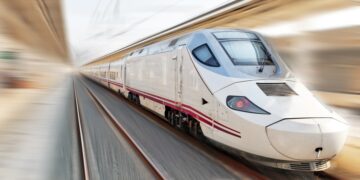 Ni AVE ni Alvia: un británico compara los trenes de España con los de su país y Renfe arrasa